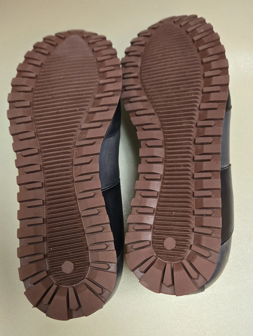 Mezlan Leather Two-Tone Slip On Lug Sole Sneakers Size 9.5 Made In Spain